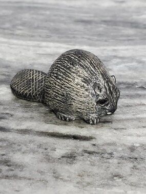 Vintage "A Wolf Original" Beaver Sculpture – 4" Hand-Finished Canadiana